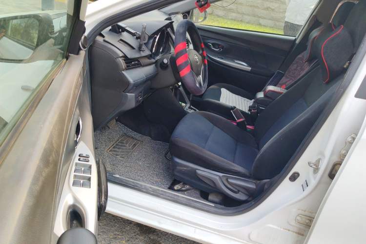 Used Toyota YARiS L Zhi Xuan 2015 1.5E Automatic Charm Edition