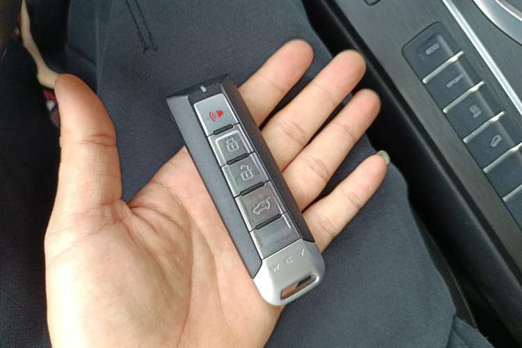 Used Wey VV6 2018 2.0T Two-Wheel-Drive Ultra-Luxury Version China V Standard