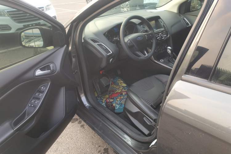 Used Ford Focus 2015 Sedan 1.6L Automatic Trend Model