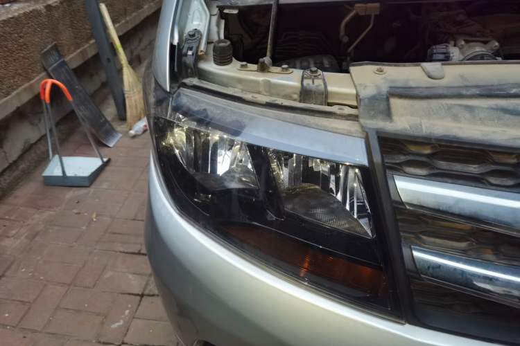 Used JAC Refine M3 2018 Creator Edition 1.6L Comfort Version Right Front Headlight