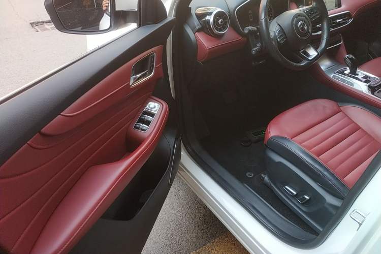 Used MG HS 2019 30T Automatic 2WD Trophy Enhanced Version China VI Standard Driver Seat