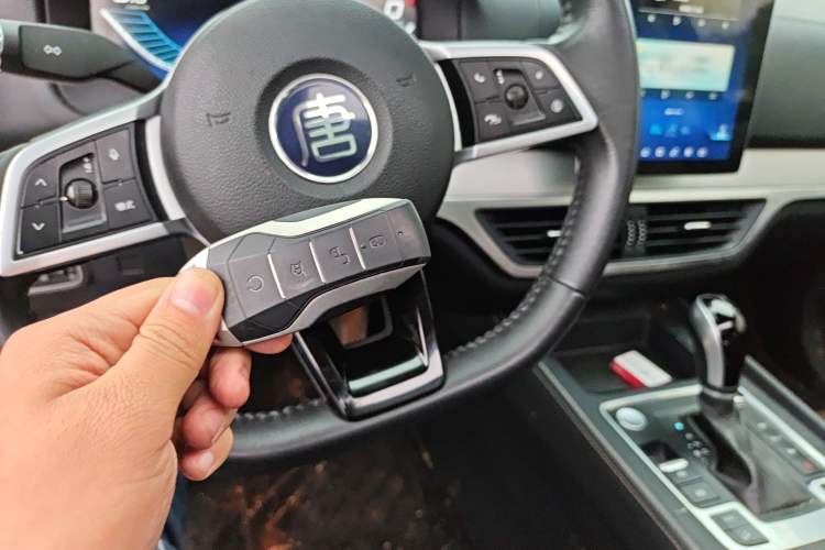 Used BYD Tang 2019 2.0T Automatic SmartConnect Luxury 7-Seater China VI Standard
