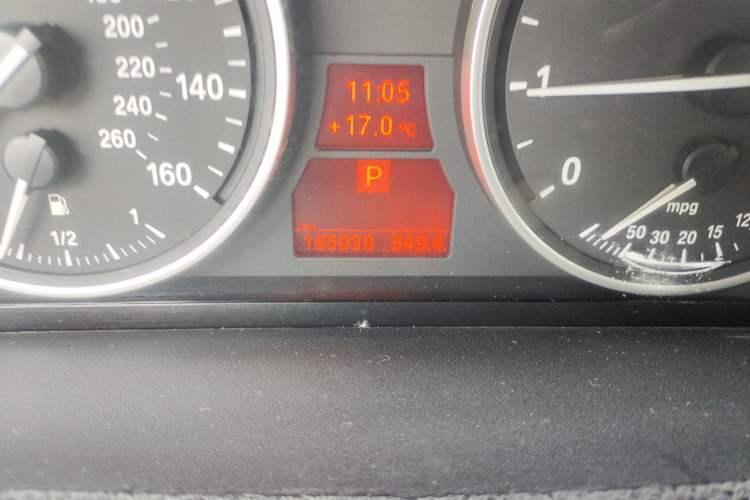 Used BMW X5 2010 3.0si U.S. specification Odometer Close Up