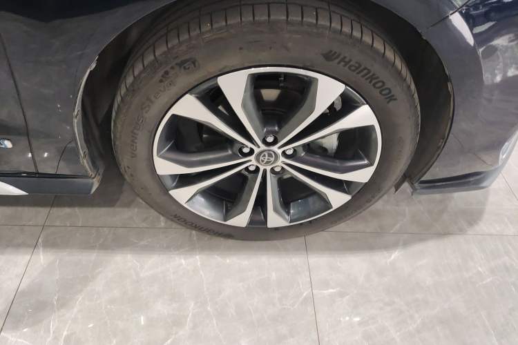 Used Toyota Granvia 2023 2.5L Hybrid Flagship VIP Edition