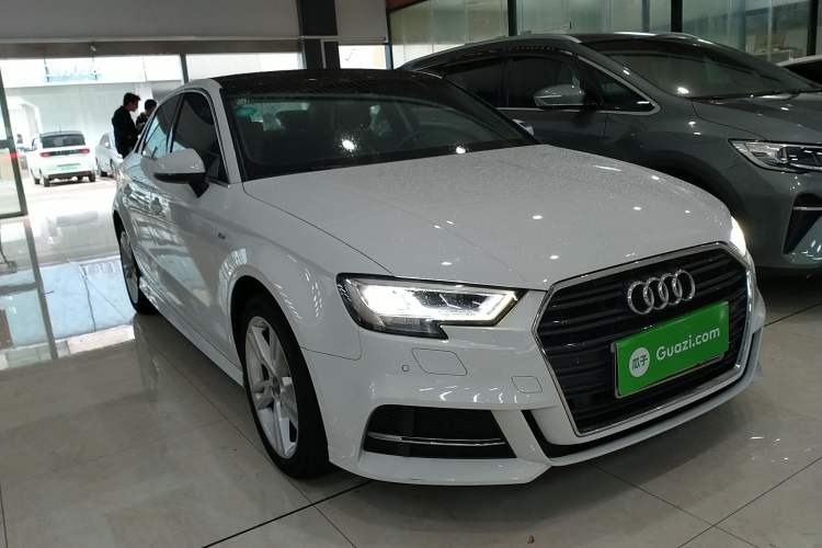 Used Audi A3 2019 Limousine 35 TFSI Fashion Edition China VI Emission Standard Front Right 45 Deg