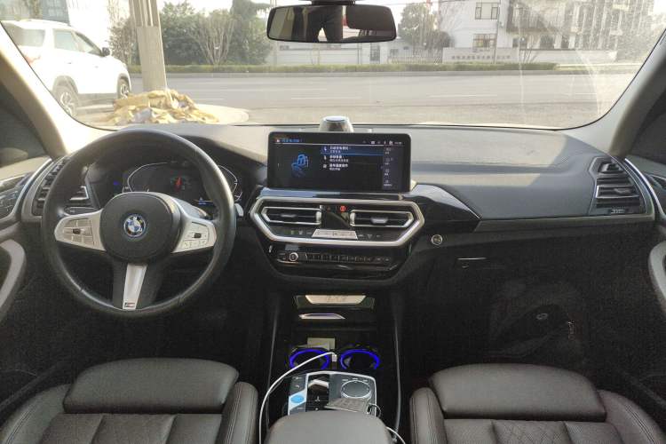 Used BMW iX3 2023 Leading Model