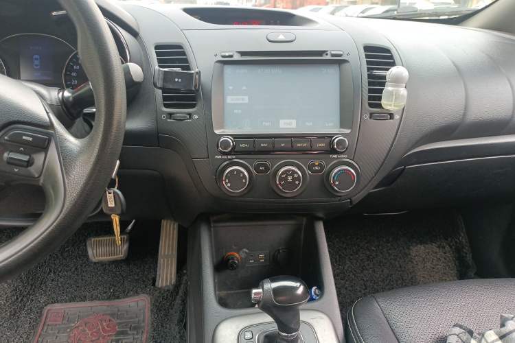 Used Kia K3 2015 1.6L Automatic GL Audio And AC Panel