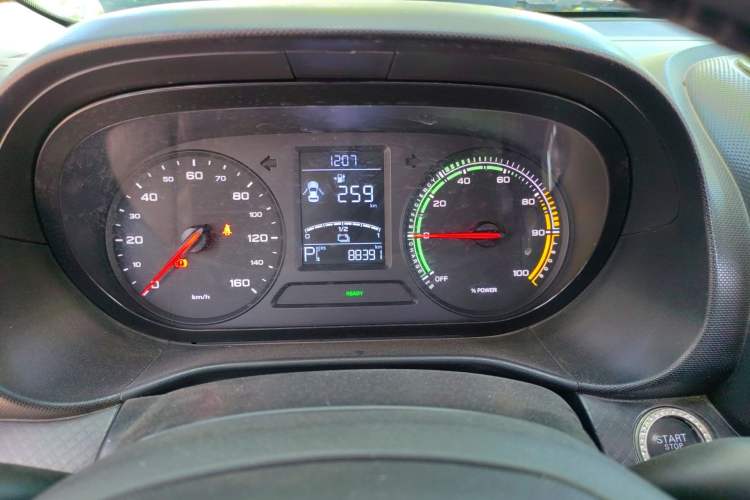 Used Roewe Clever 2021 302 km New Four-Seater Super-Efficient Version