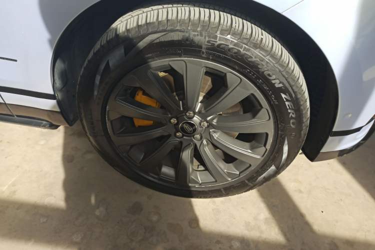 Used Land Rover Range Velar 2021 P340 R-DYNAMIC SE Right Front Wheel Hub