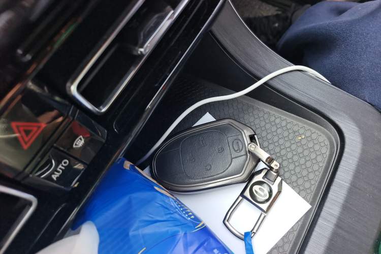 Used GAC Trumpchi GS8 2025 Linghang Series 2.0 TGDI Two-Wheel-Drive Luxury Edition 5 Seats