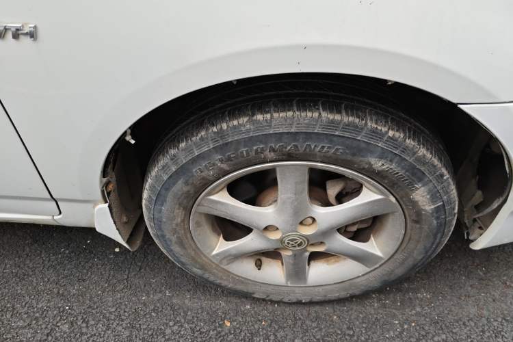 Used Toyota Corolla EX 2013 1.6L Automatic Excellence Edition Right Front Wheel Hub