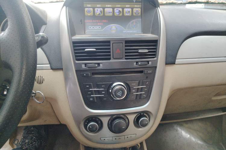 Used Buick Excelle 2011 1.6LX-AT Audio And AC Panel
