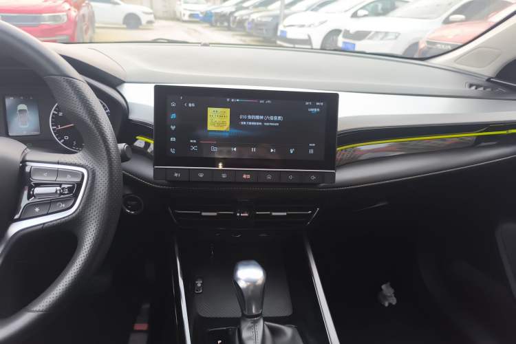 Used Roewe i5 2021 1.5L CVT Platinum Edition Audio And AC Panel