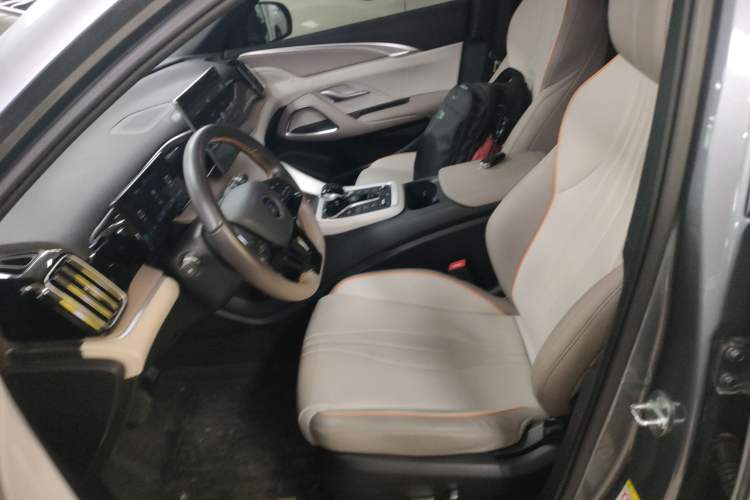 Used BYD Song Pro New Energy 2024 HONOR Edition DM-i 110KM Beyond Model Left Front Seat