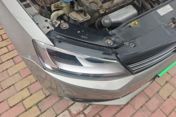 Used Volkswagen Sagitar 2014 Revised Version 1.6L Automatic Leading Edition Right Front Headlight