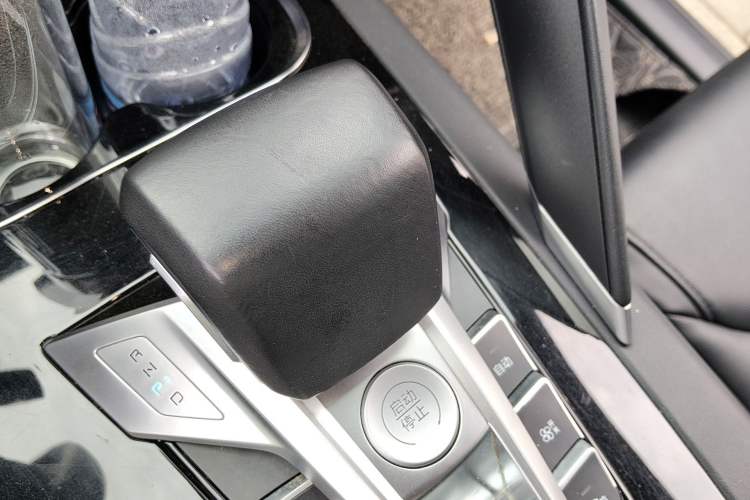 Used BYD Song Pro 2019 1.5T Automatic Luxury Model Gear Lever