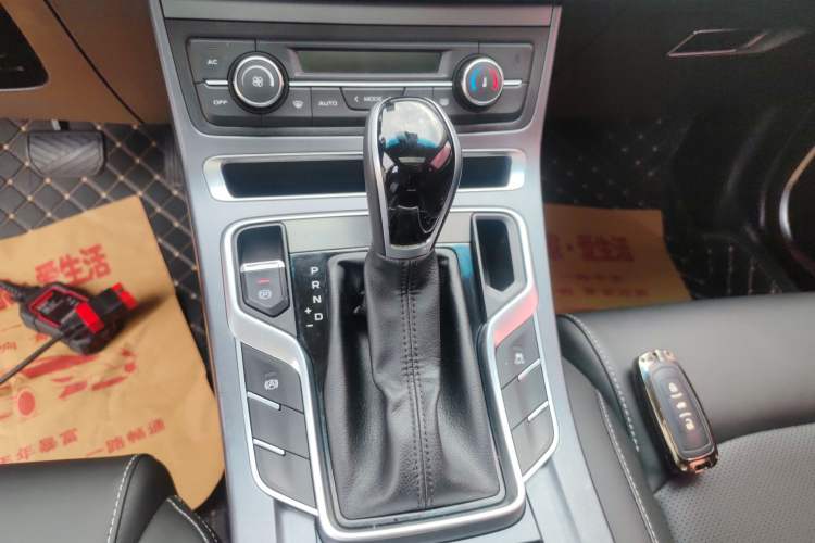 Used Geely Auto Emgrand 2018 1.5L CVT Upward Connect Edition Gear Lever