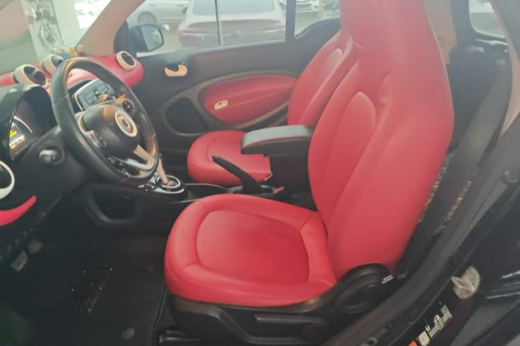 Used smart fortwo 2015 1.0L 52 kW Hardtop Passion Edition Left Rear Seat