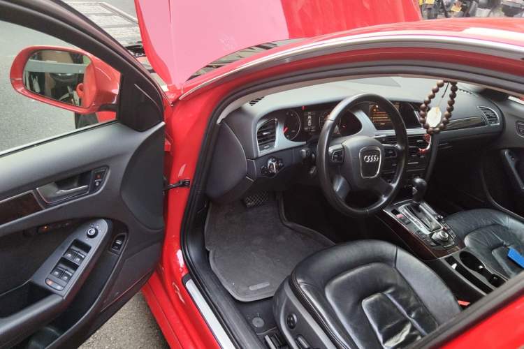 Used Audi A4L 2010 2.0 TFSI Technology Edition Driver Seat