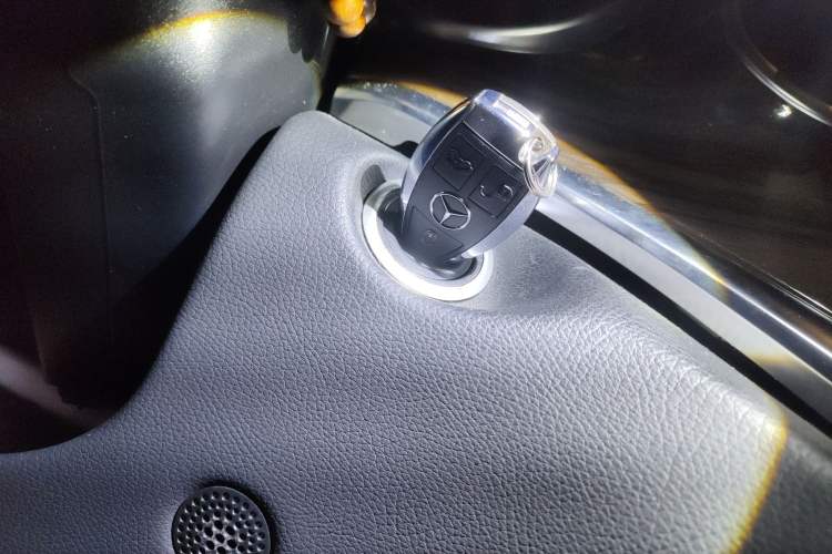 Used Mercedes-Benz V-Class 2017 V 260 Avantgarde Edition