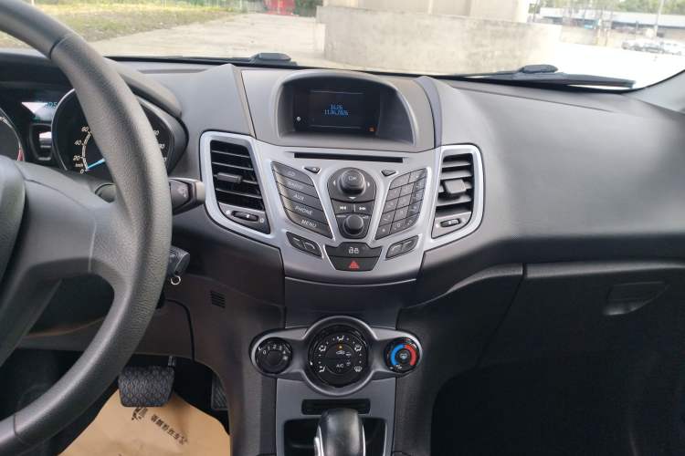 Used Ford Fiesta 2013 Hatchback 1.5L Automatic Fashion Edition Audio And AC Panel