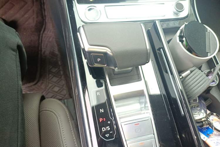 Used Audi A8 2024 A8L 45 TFSI quattro Luxury Model Gear Lever