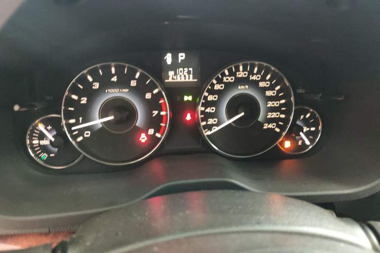 Used Subaru Outback 2010 2.5i Luxury Edition Instrument Cluster