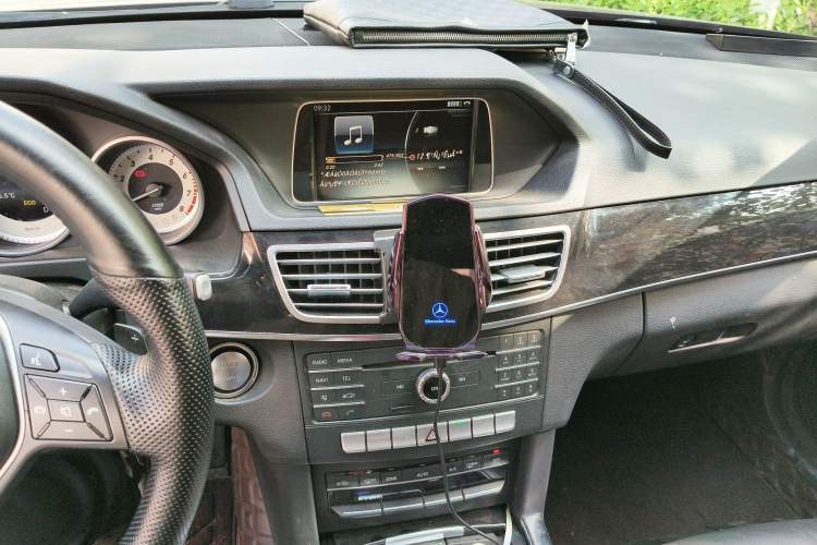 Used Mercedes-Benz E-Class 2015 Facelift E 200 L Sport Edition Audio And AC Panel