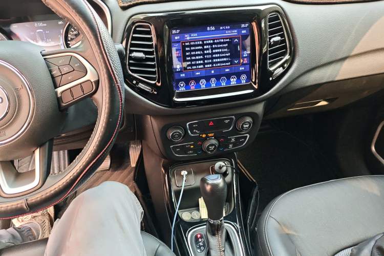 Used Jeep Compass 2020 220T Automatic Elite Edition Audio And AC Panel