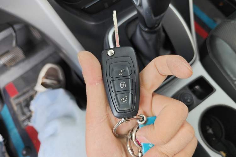 Used Ford Kuga 2013 1.6L GTDi Two-Wheel-Drive Trend Model Vehicle Key