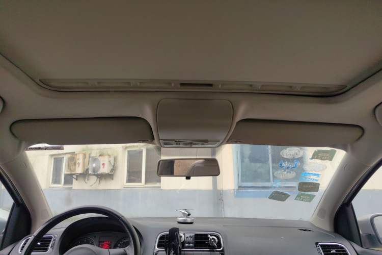 Used Volkswagen Polo 2011 1.6L Automatic ZhiKu Edition Headliner