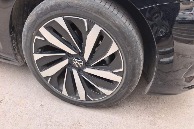 Used Volkswagen Passat 2025 Outstanding Model 380TSI Dragon Glory Edition
