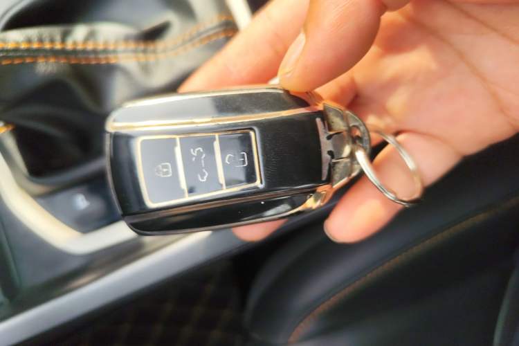 Used Dongfeng Aeolus Yixuan 2023 Mach Edition 1.5L Automatic Chasing Shadow Version Vehicle Key