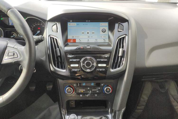 Used Ford Focus 2017 Hatchback 1.6L Manual Fashion Edition SmartDrive Version