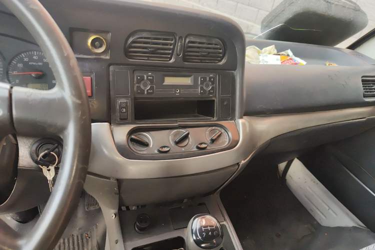 Used Jinbei Hiace 2011 2.0L 5th Generation Kuaiyunwang Standard Version 4G19
