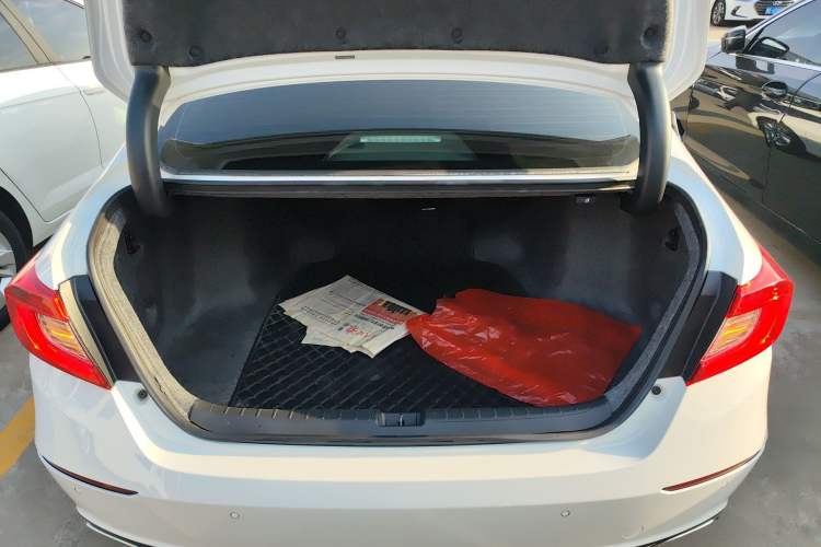 Used Honda Accord 2018 260TURBO Elite Edition China VI Trunk