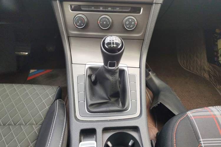 Used Volkswagen Golf 2016 230TSI Manual Comfort Version