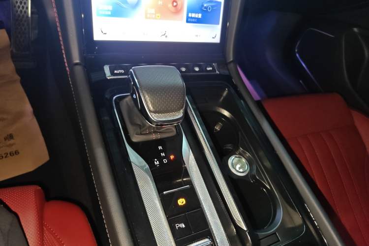 Used Hongqi H6 2023 2.0T Zhiyi Version
