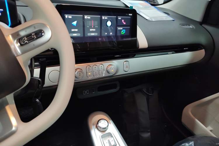 Used CHANGAN NEVO Lumin 2026 Model Treasure Edition 205km Passionate Beige Ningde Audio And AC Panel