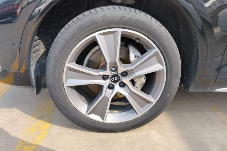 Used Audi Q5L 2022 45T Luxury Dynamic Model Left Front Wheel Hub