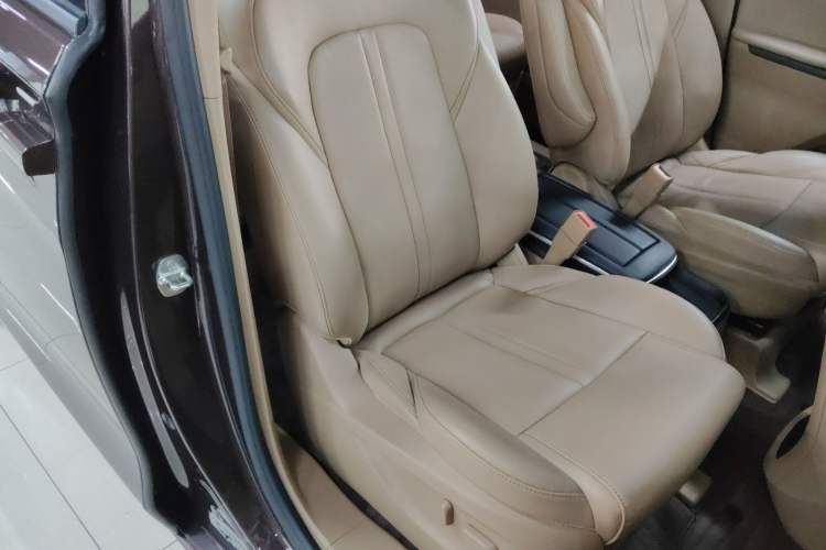 Used Buick GL8 2018 ES 28T Premium Model China VI Standard Right Front Seat