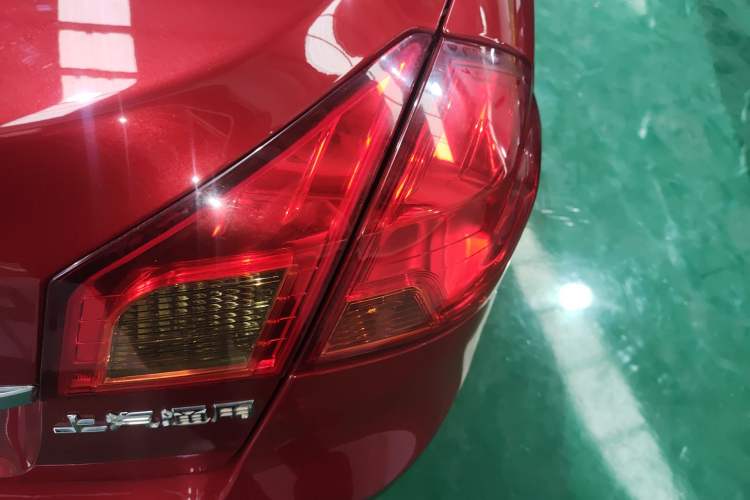 Used Buick Excelle 2015 1.5L Automatic Classic Model Right Rear Taillight