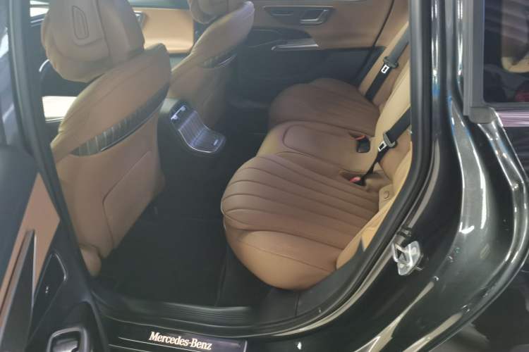 Used Mercedes-Benz E-Class New Energy 2024 E 350 e L Plug-in Hybrid Sedan