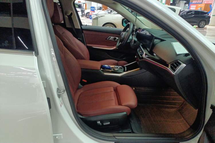 Used BMW i3 2022 eDrive 35 L Right Front Seat