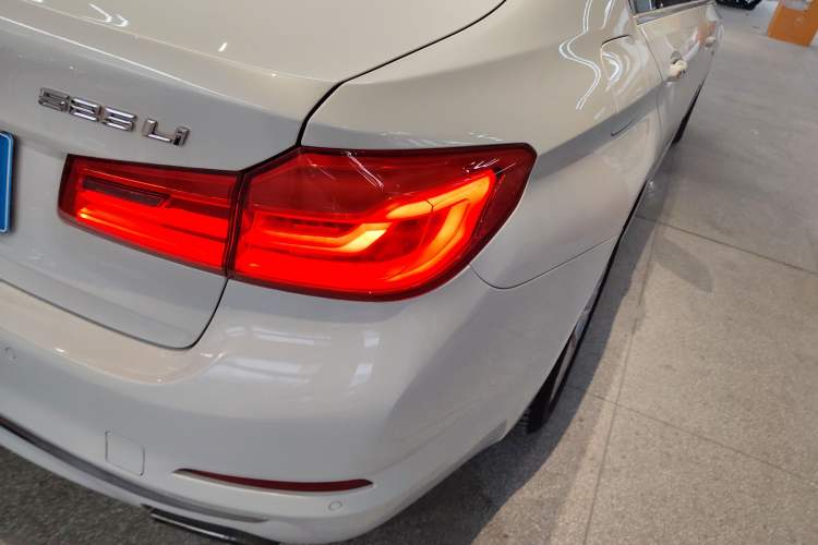 Used BMW 5 Series 2018 525Li Luxury Package
