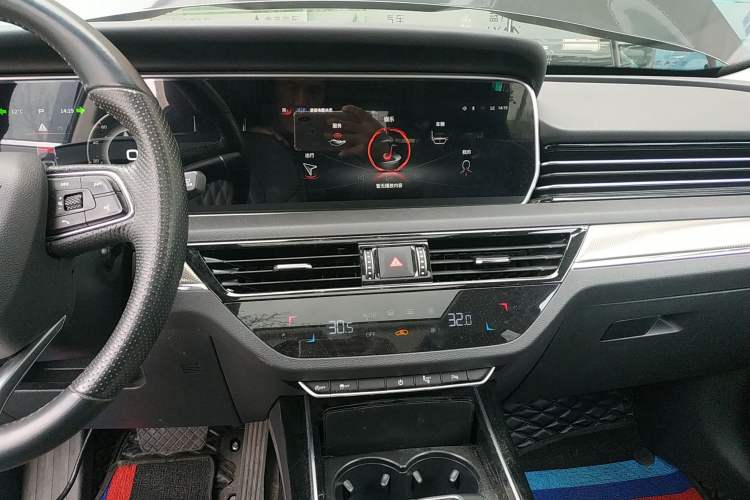 Used Hongqi HS5 2022 Facelifted Version 2.0T Smart Connect Flagship All-Wheel-Drive Edition