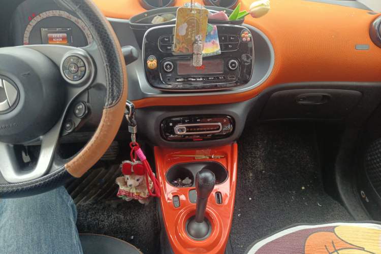 Used smart fortwo 2015 1.0L 52 kW hardtop Dynamic version