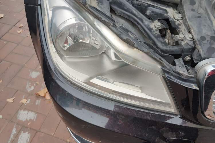 Used Mercedes-Benz C-Class 2011 C 200 CGI Elegant Model Right Front Headlight