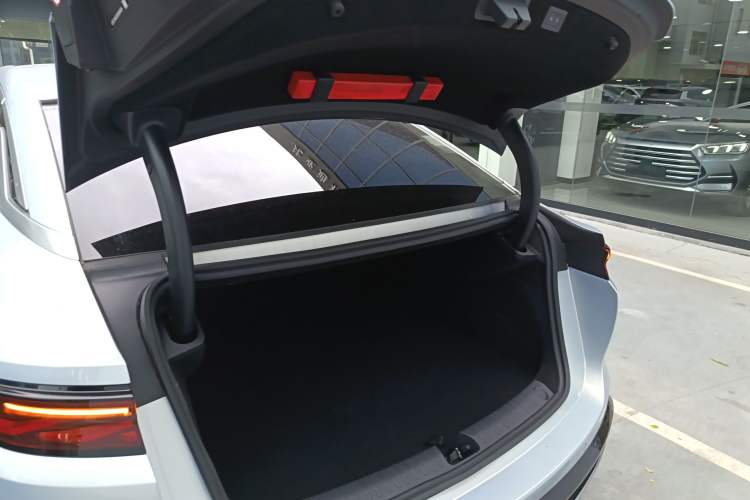 Used BYD Han L 2025 EV 701KM LiDAR Deluxe Edition Trunk