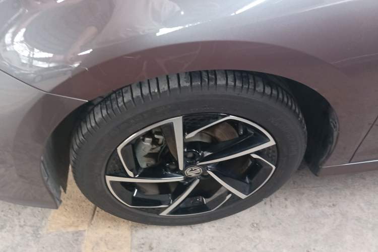 Used MG 5 2021 Revised 300TGI DCT Elegant Luxury Flagship Edition
